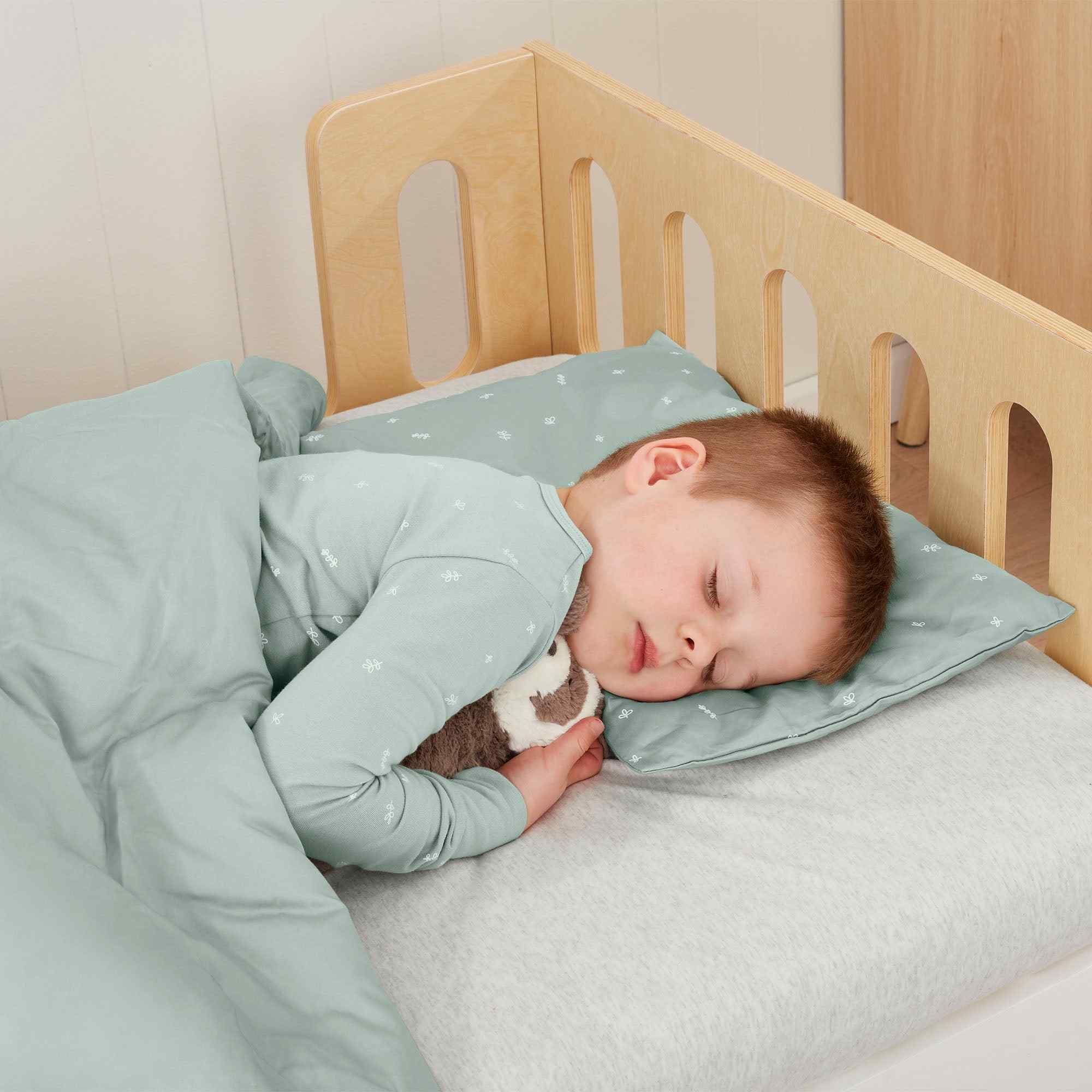 Bedding : Pillow with case TOG: 0.3 Size: Toddler Colour: Sage