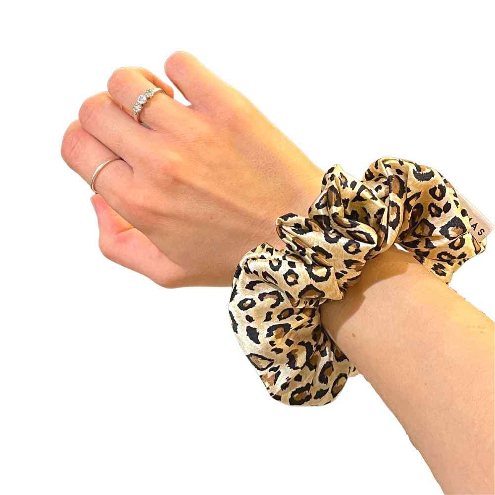 Scrunchie Seda Mulberry Medium Animal Print Oscuro