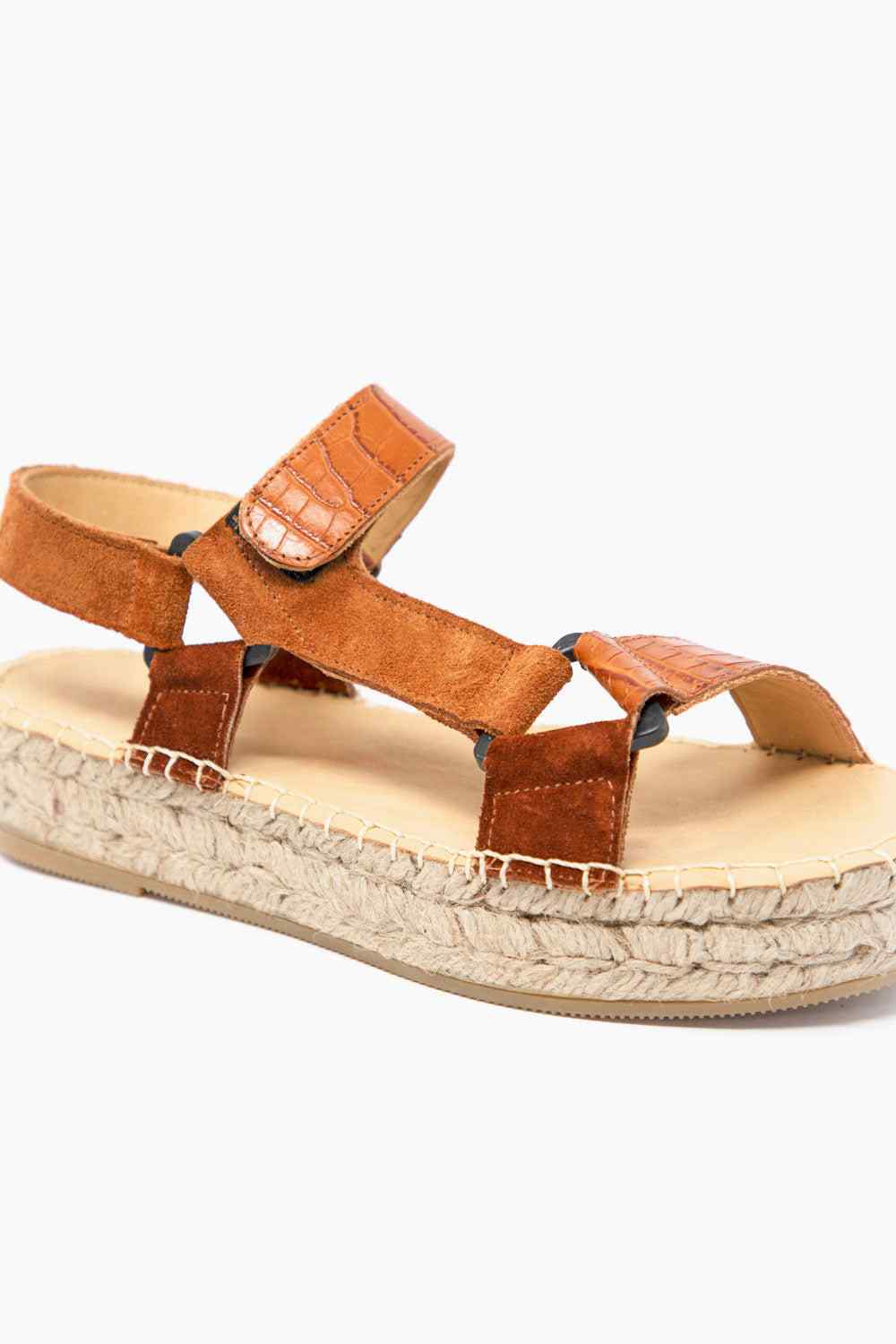 Sandalia Camel ~ Textura escamas grandes Talla 37